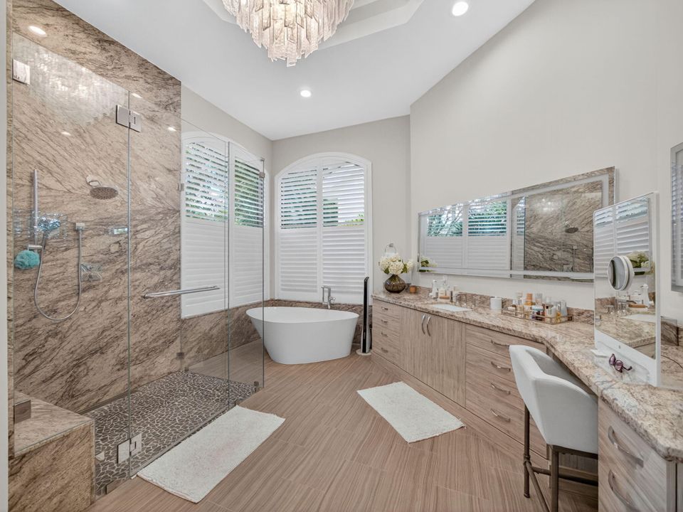 For Sale: $6,299,000 (5 beds, 6 baths, 5936 Square Feet)