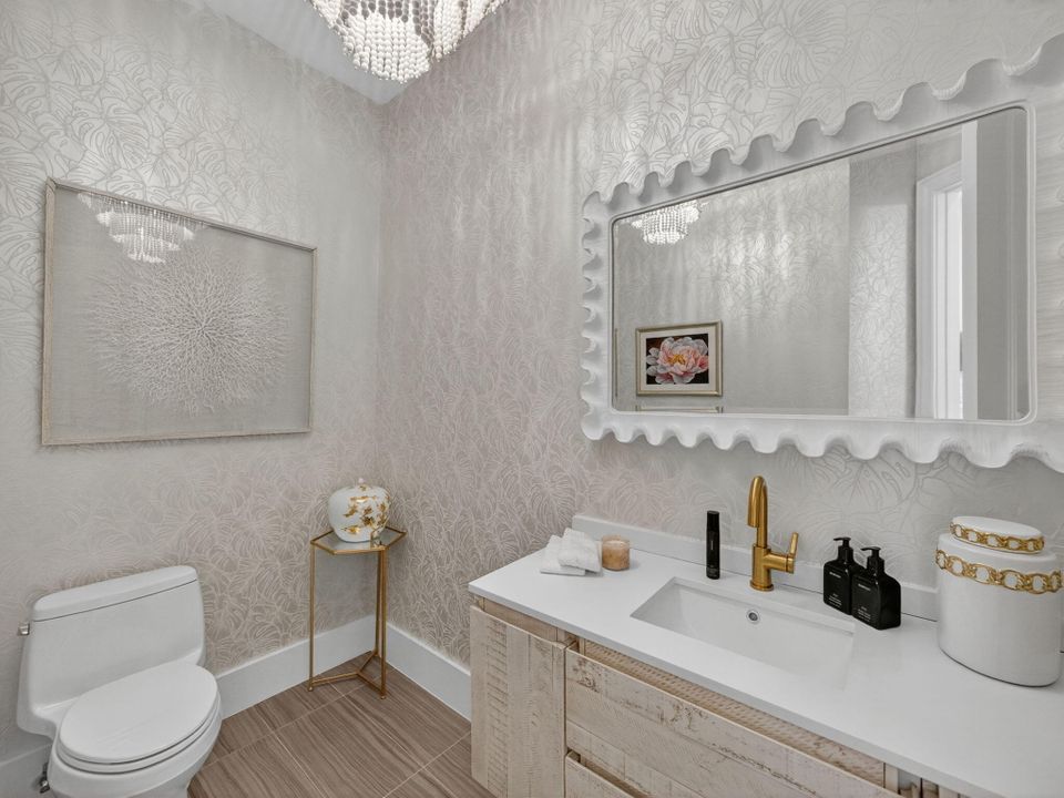 For Sale: $6,299,000 (5 beds, 6 baths, 5936 Square Feet)