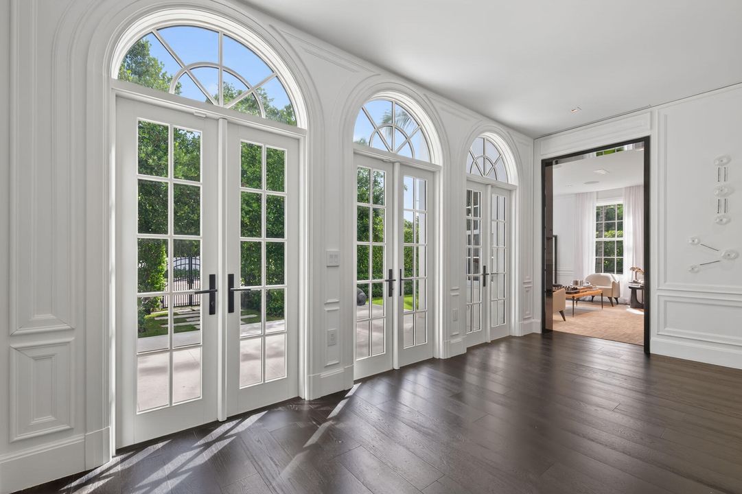 For Rent: $110,000 (5 beds, 5 baths, 4552 Square Feet)