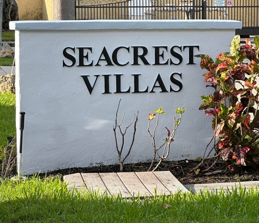 For Sale: $279,900 (2 beds, 2 baths, 803 Square Feet)