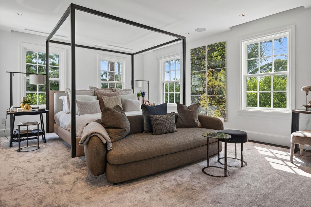 For Rent: $110,000 (5 beds, 5 baths, 4552 Square Feet)