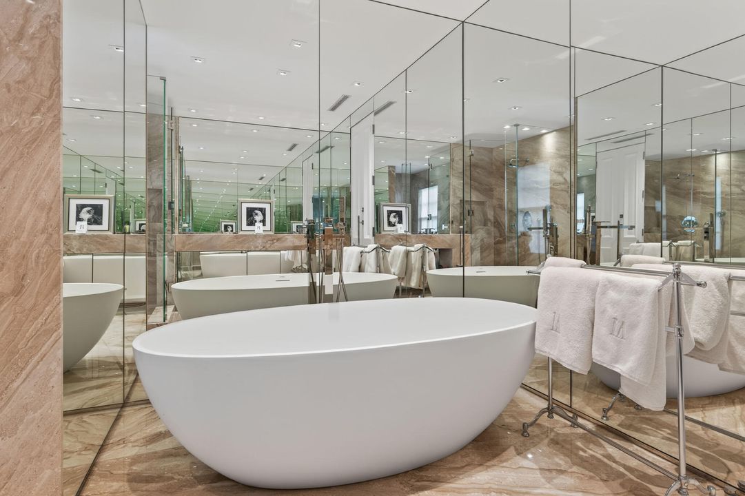 For Rent: $110,000 (5 beds, 5 baths, 4552 Square Feet)