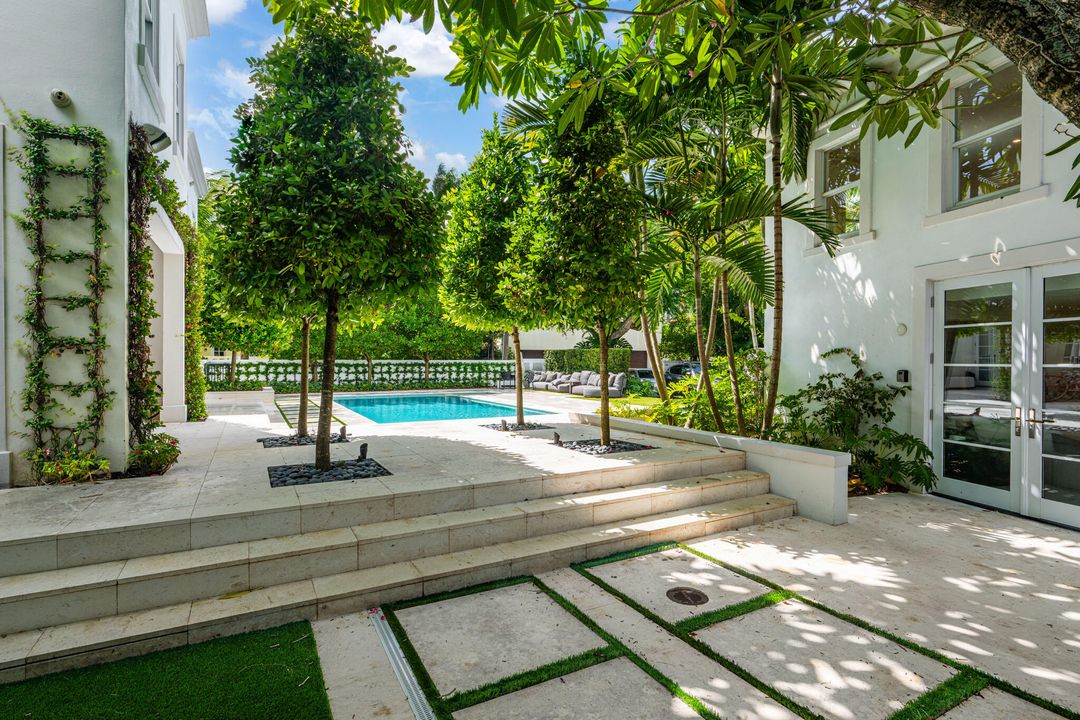 For Rent: $110,000 (5 beds, 5 baths, 4552 Square Feet)