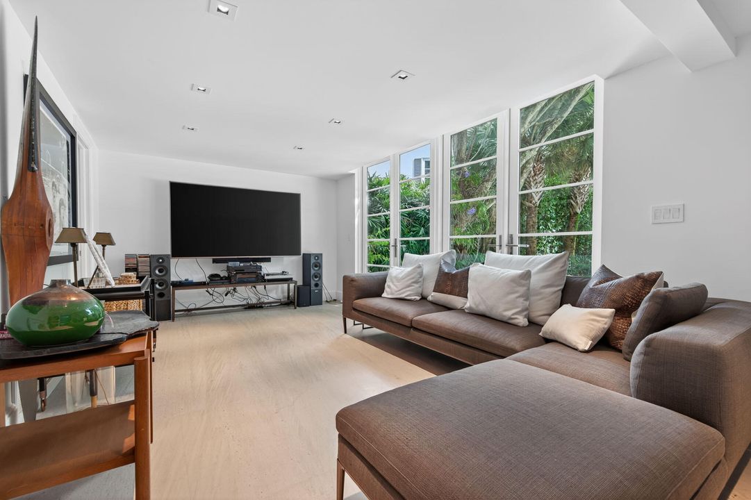 For Rent: $110,000 (5 beds, 5 baths, 4552 Square Feet)