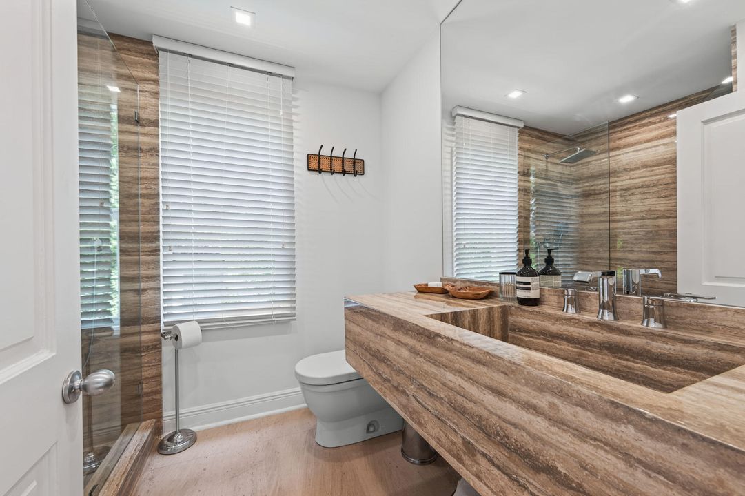 For Rent: $110,000 (5 beds, 5 baths, 4552 Square Feet)