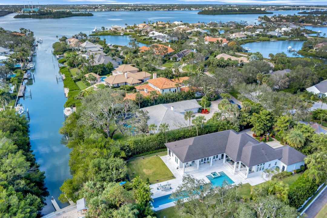 For Sale: $4,998,000 (3 beds, 4 baths, 3268 Square Feet)