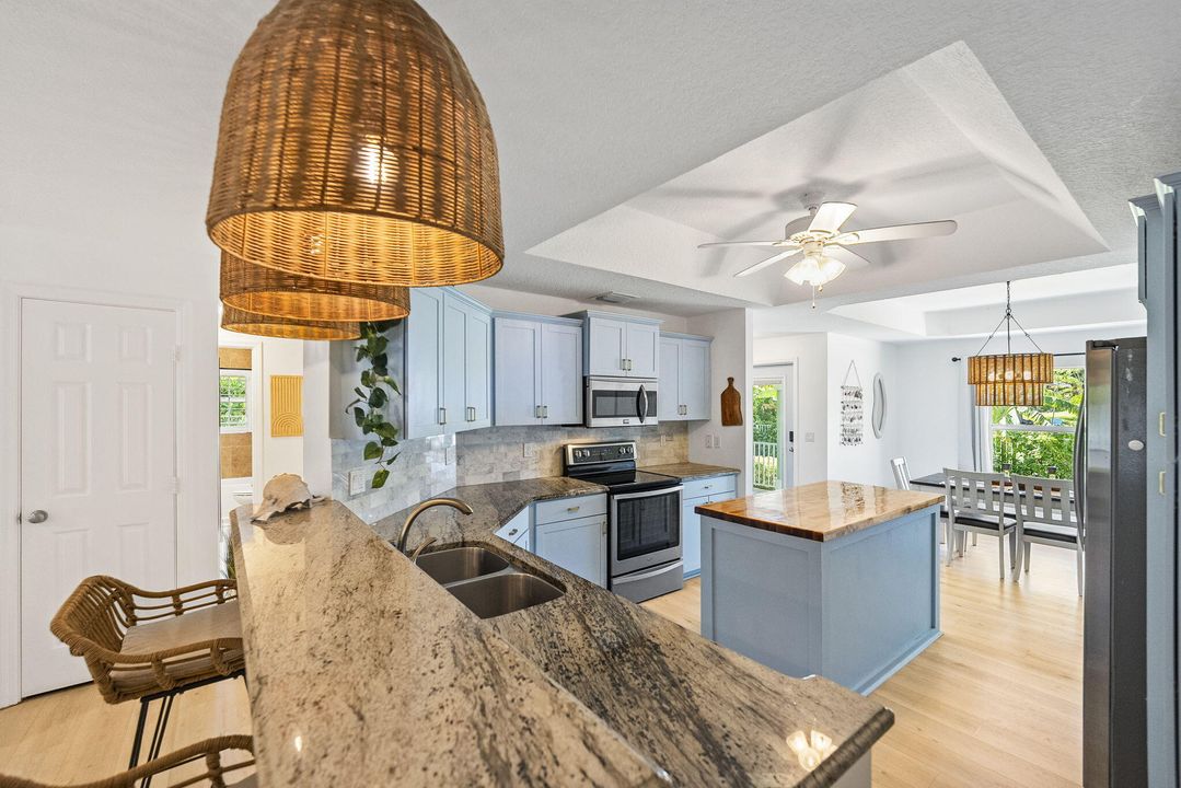 На продажу: $574,000 (3 спален, 2 ванн, 1887 Квадратных фут)