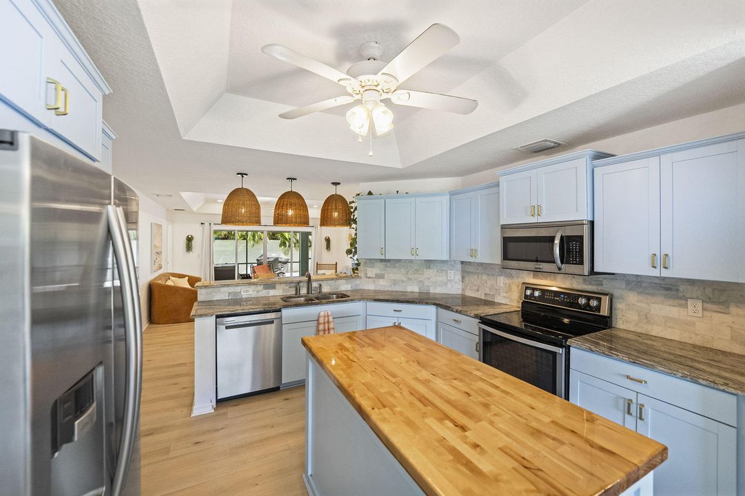 На продажу: $574,000 (3 спален, 2 ванн, 1887 Квадратных фут)