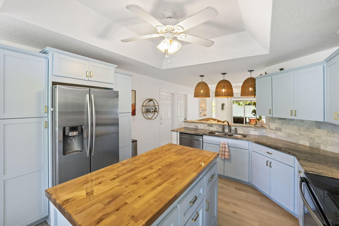 На продажу: $574,000 (3 спален, 2 ванн, 1887 Квадратных фут)