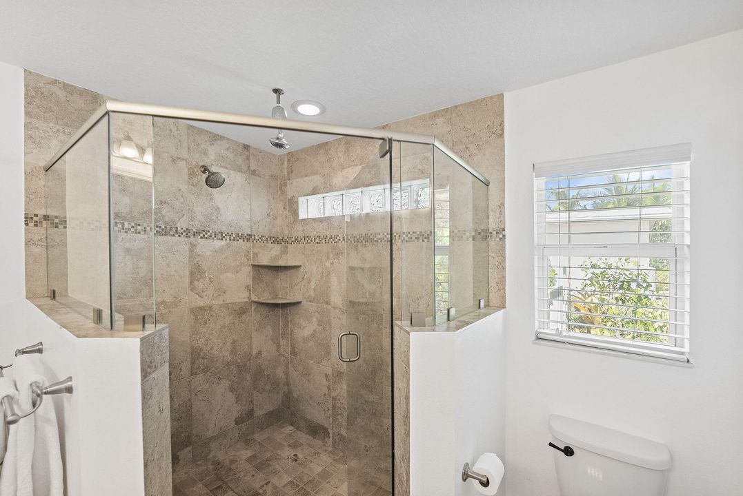 На продажу: $574,000 (3 спален, 2 ванн, 1887 Квадратных фут)