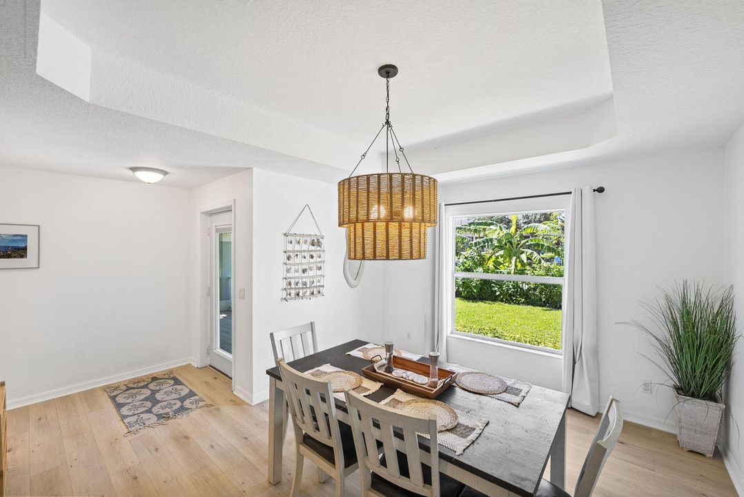 На продажу: $574,000 (3 спален, 2 ванн, 1887 Квадратных фут)