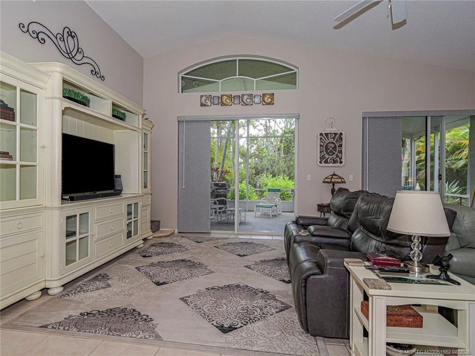 На продажу: $615,000 (3 спален, 2 ванн, 1863 Квадратных фут)