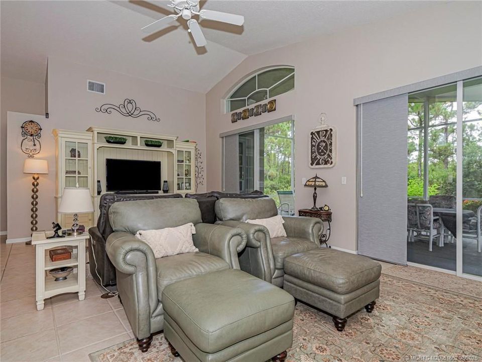 На продажу: $615,000 (3 спален, 2 ванн, 1863 Квадратных фут)