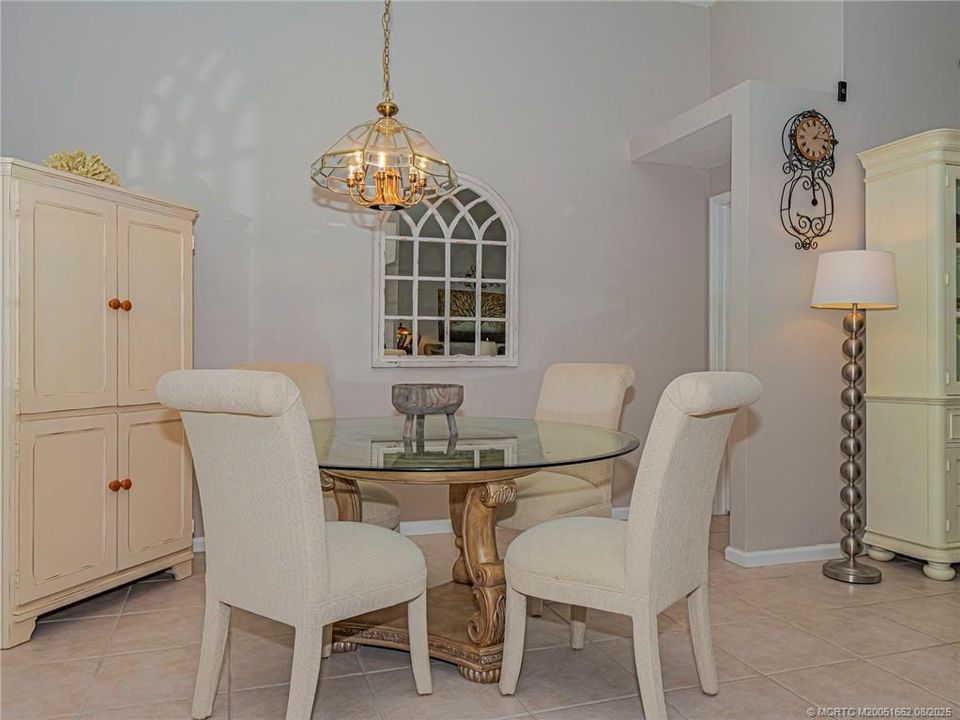 На продажу: $615,000 (3 спален, 2 ванн, 1863 Квадратных фут)