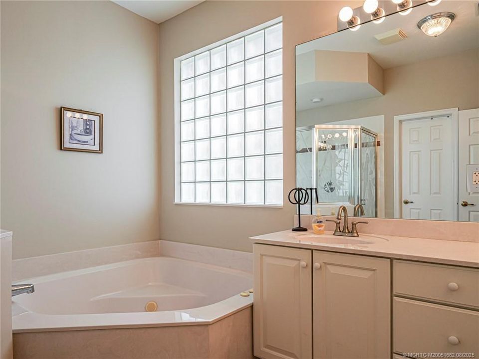 На продажу: $615,000 (3 спален, 2 ванн, 1863 Квадратных фут)