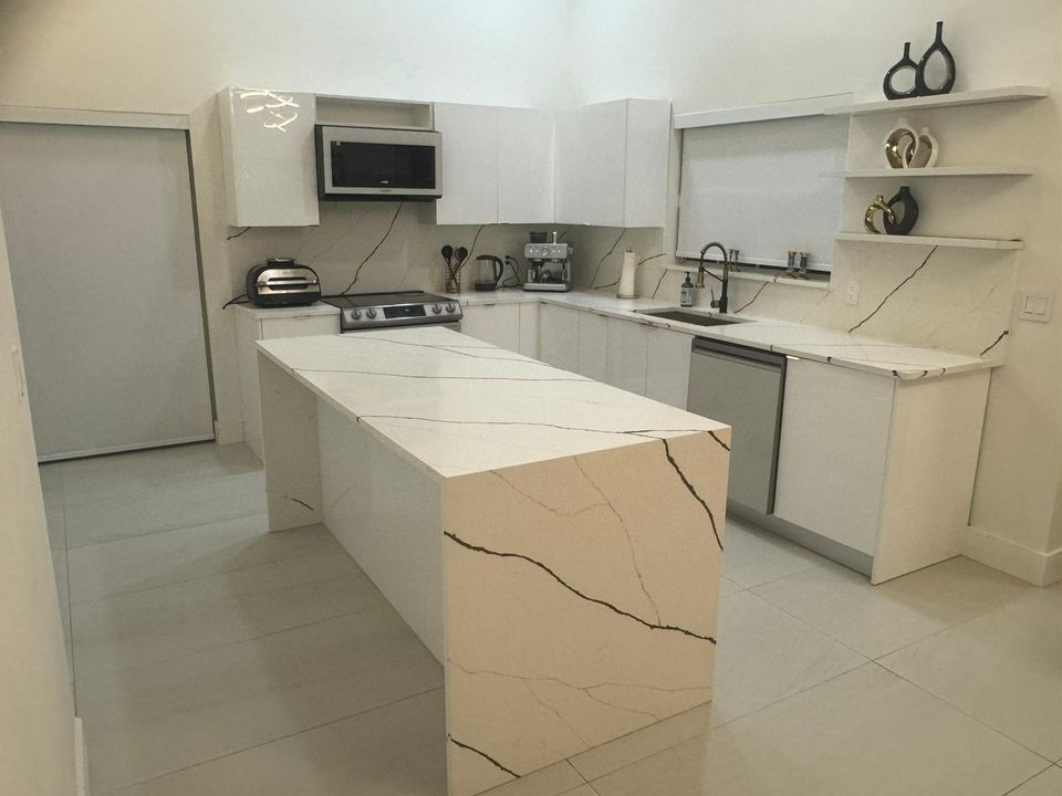 For Rent: $7,800 (3 beds, 2 baths, 1571 Square Feet)