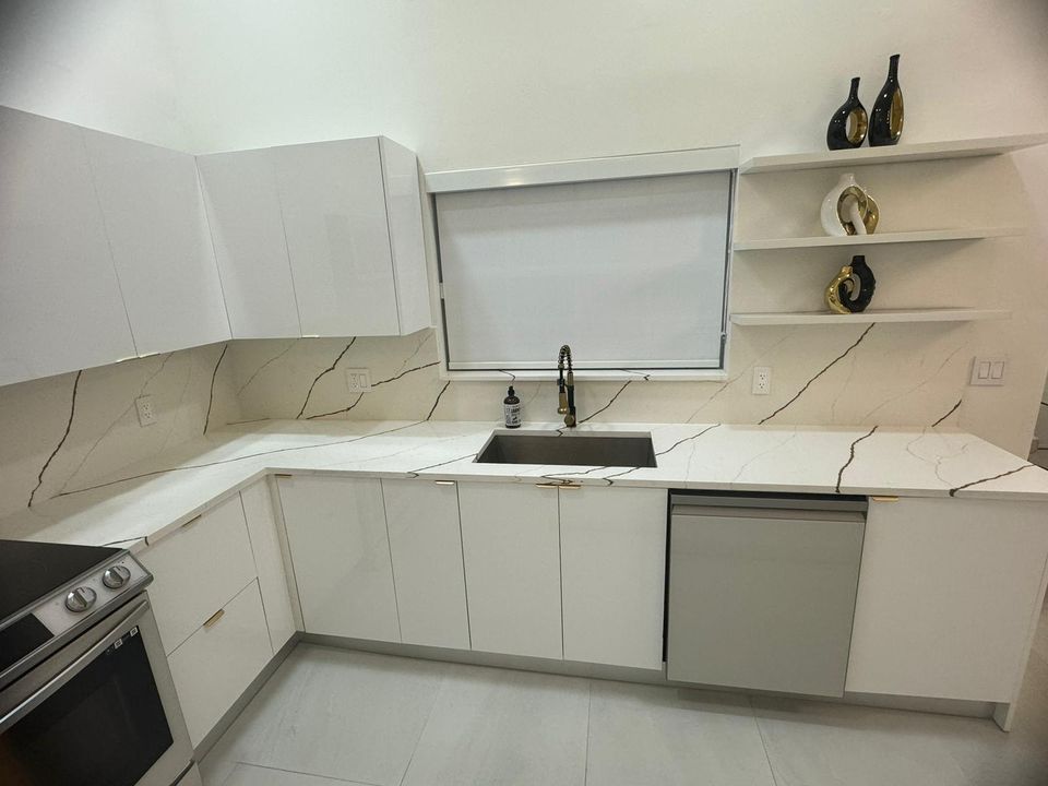 For Rent: $7,800 (3 beds, 2 baths, 1571 Square Feet)