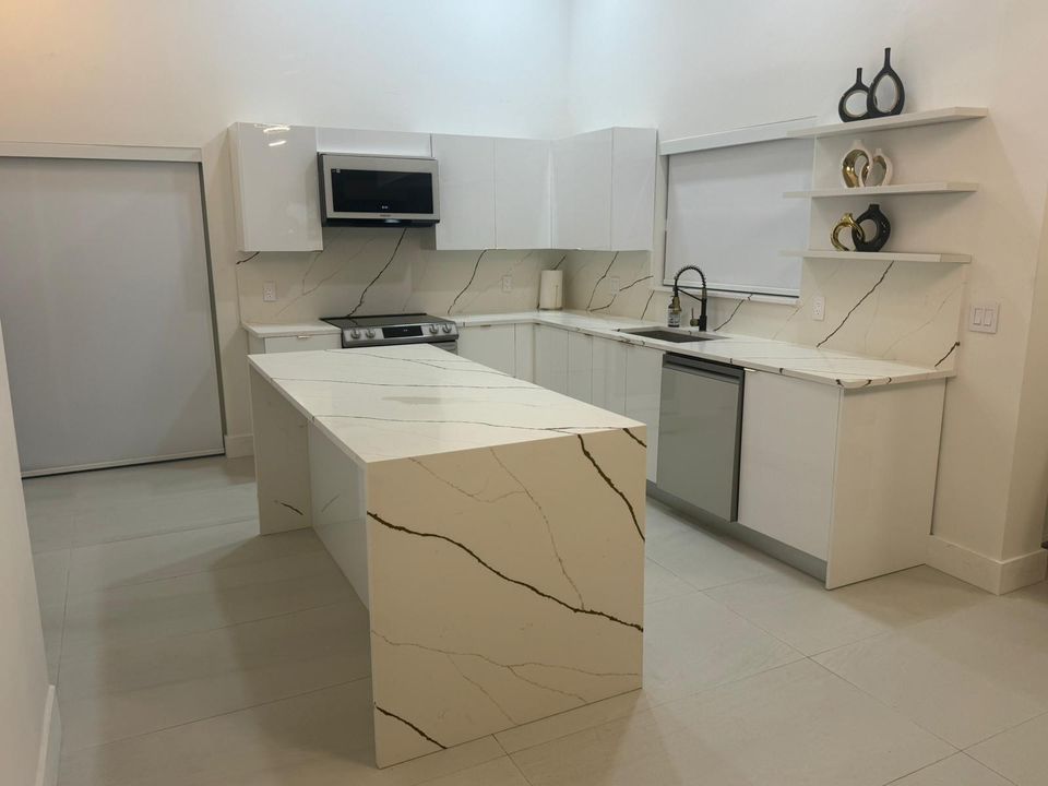 For Rent: $7,800 (3 beds, 2 baths, 1571 Square Feet)