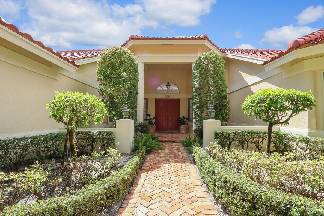 En Venta: $1,300,000 (4 camas, 3 baños, 3095 Pies cuadrados)