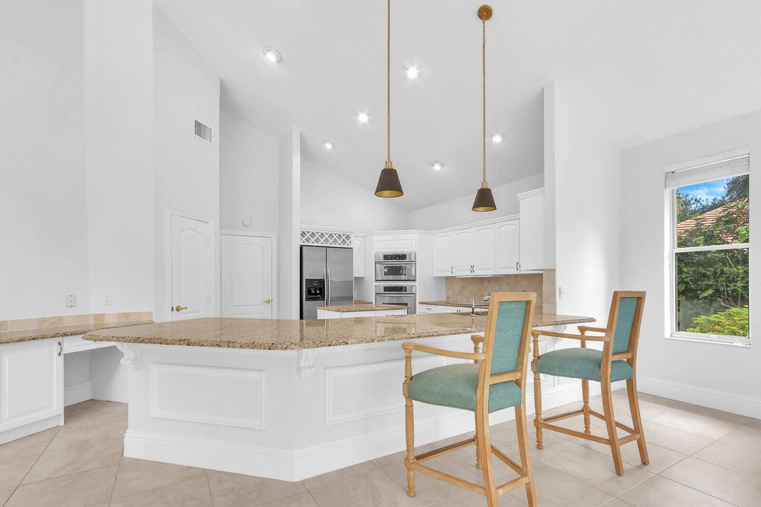 En Venta: $1,300,000 (4 camas, 3 baños, 3095 Pies cuadrados)