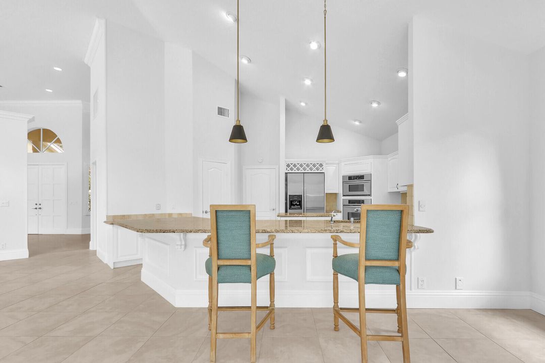 En Venta: $1,300,000 (4 camas, 3 baños, 3095 Pies cuadrados)