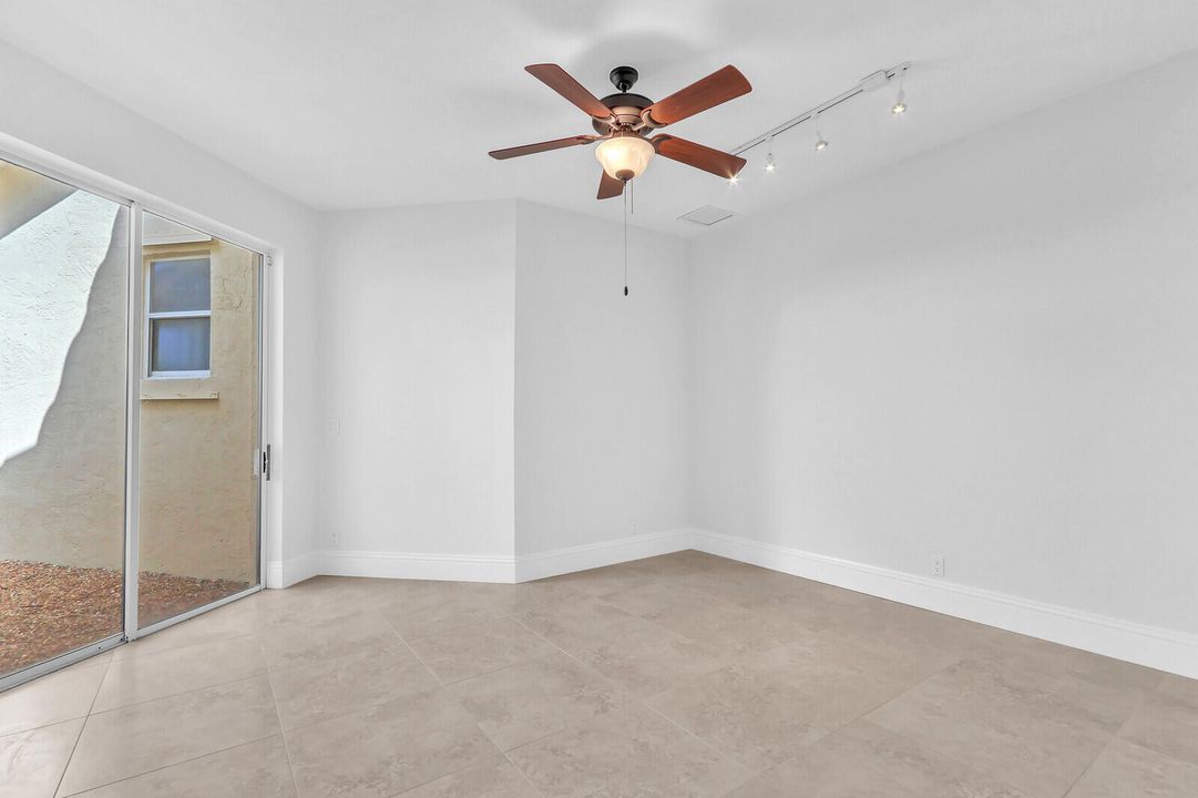 En Venta: $1,300,000 (4 camas, 3 baños, 3095 Pies cuadrados)