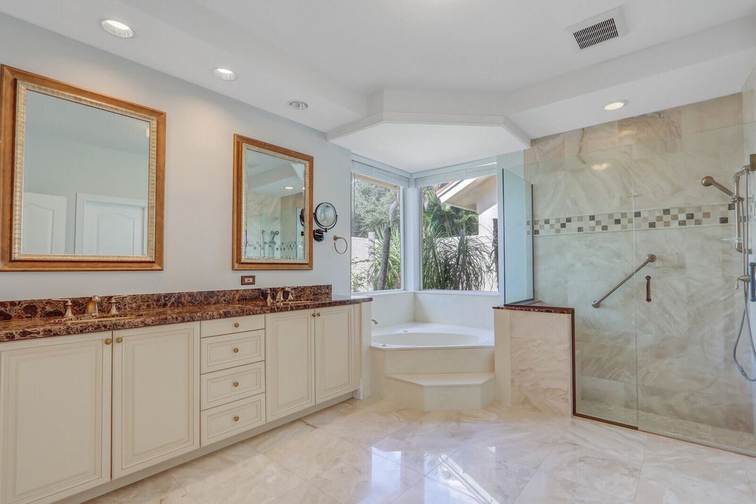 En Venta: $1,300,000 (4 camas, 3 baños, 3095 Pies cuadrados)