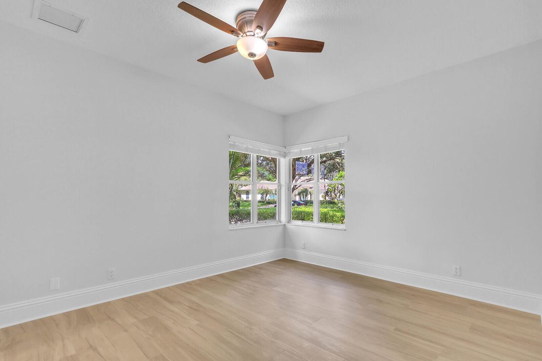 En Venta: $1,300,000 (4 camas, 3 baños, 3095 Pies cuadrados)