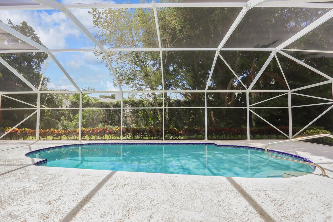 En Venta: $1,300,000 (4 camas, 3 baños, 3095 Pies cuadrados)