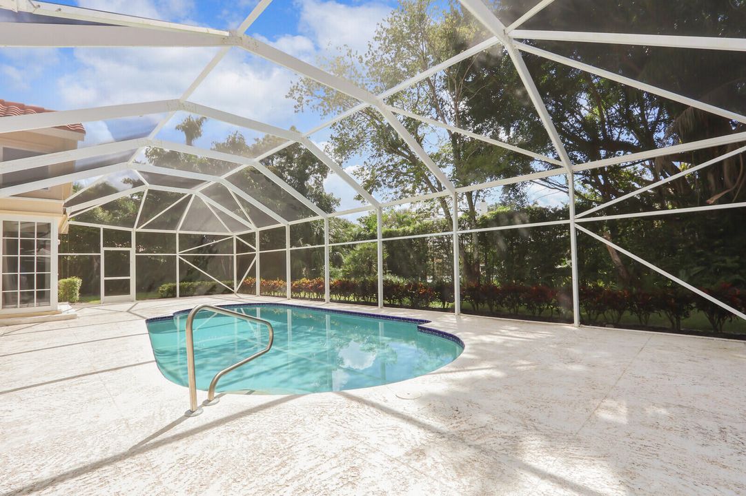 En Venta: $1,300,000 (4 camas, 3 baños, 3095 Pies cuadrados)