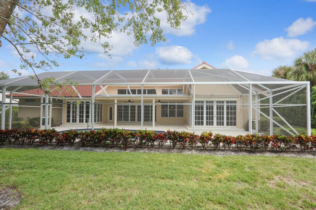 En Venta: $1,300,000 (4 camas, 3 baños, 3095 Pies cuadrados)