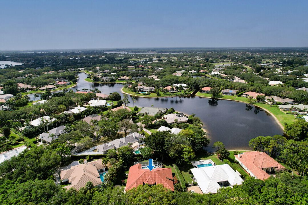 En Venta: $1,300,000 (4 camas, 3 baños, 3095 Pies cuadrados)