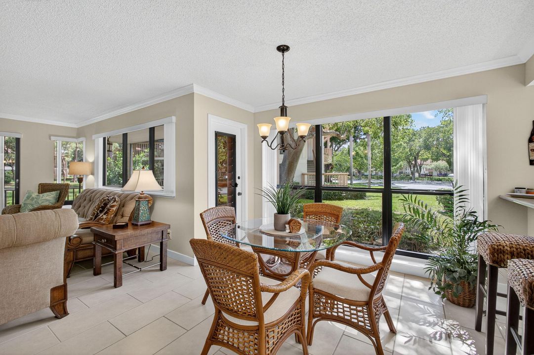 For Sale: $419,900 (2 beds, 2 baths, 1366 Square Feet)