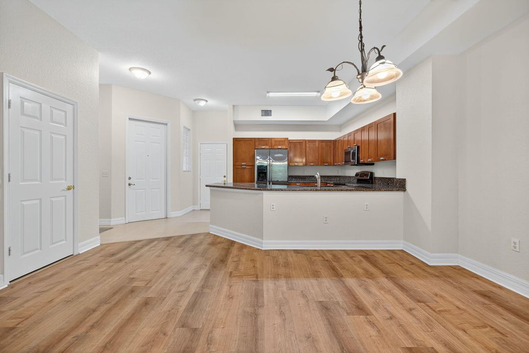 待售: $319,900 (3 贝兹, 2 浴室, 1671 平方英尺)