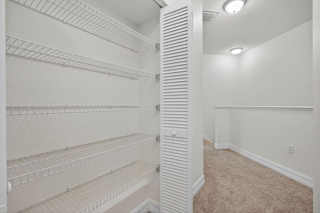 待售: $319,900 (3 贝兹, 2 浴室, 1671 平方英尺)