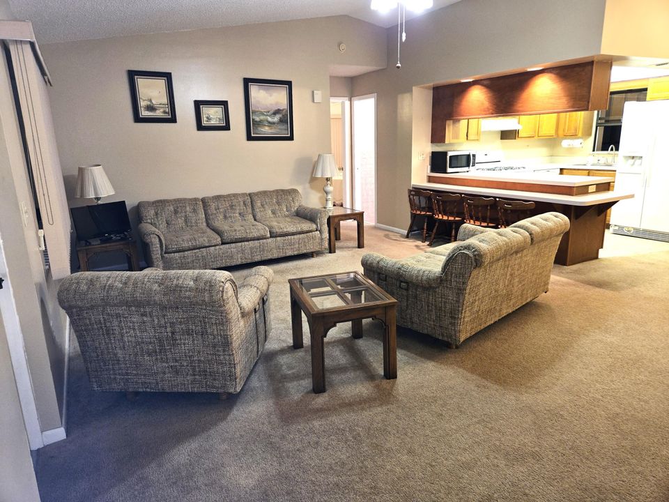 For Sale: $385,000 (3 beds, 2 baths, 1532 Square Feet)