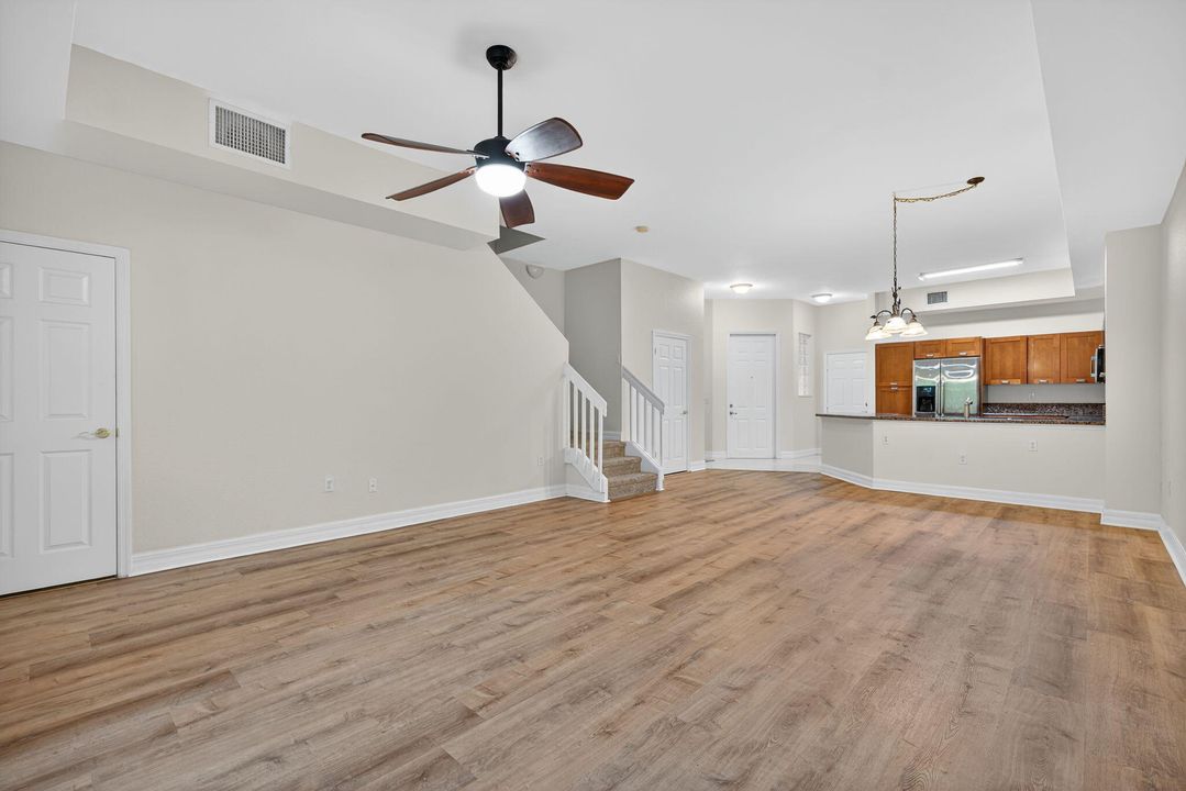 待售: $319,900 (3 贝兹, 2 浴室, 1671 平方英尺)