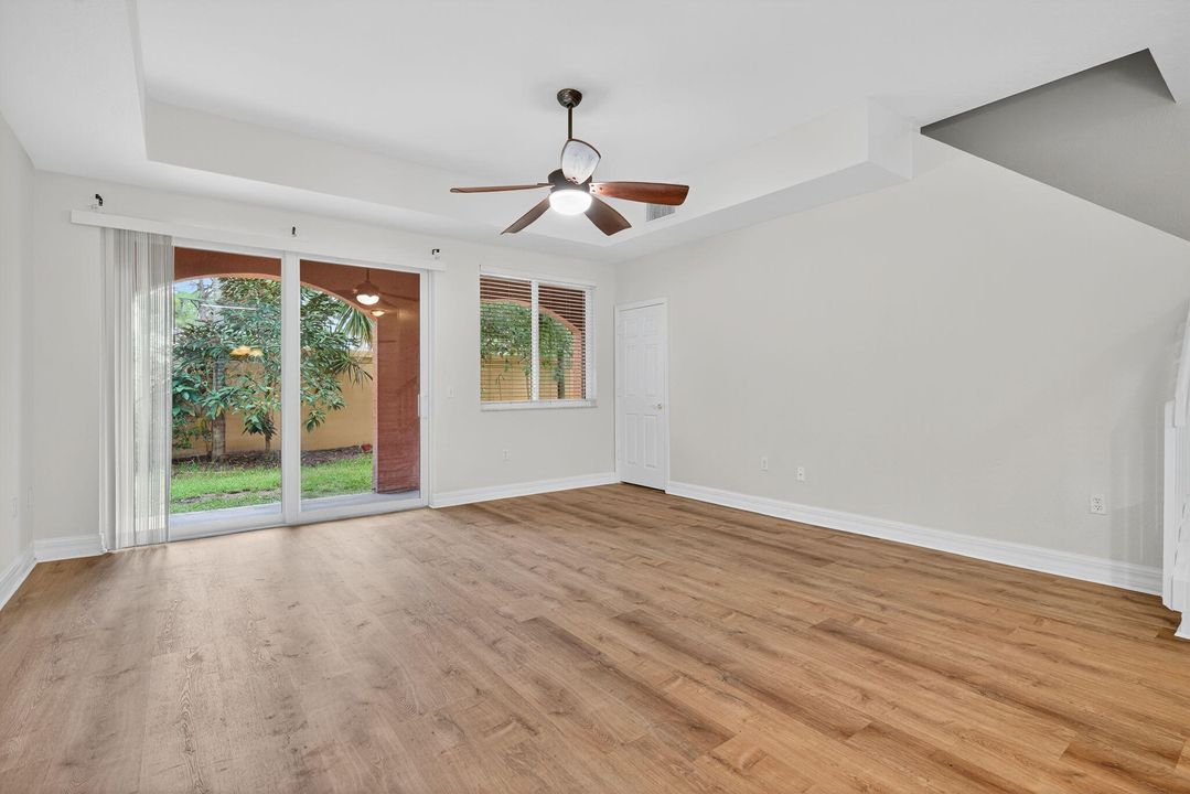 待售: $319,900 (3 贝兹, 2 浴室, 1671 平方英尺)