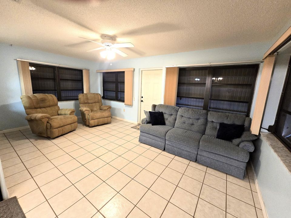 For Sale: $385,000 (3 beds, 2 baths, 1532 Square Feet)