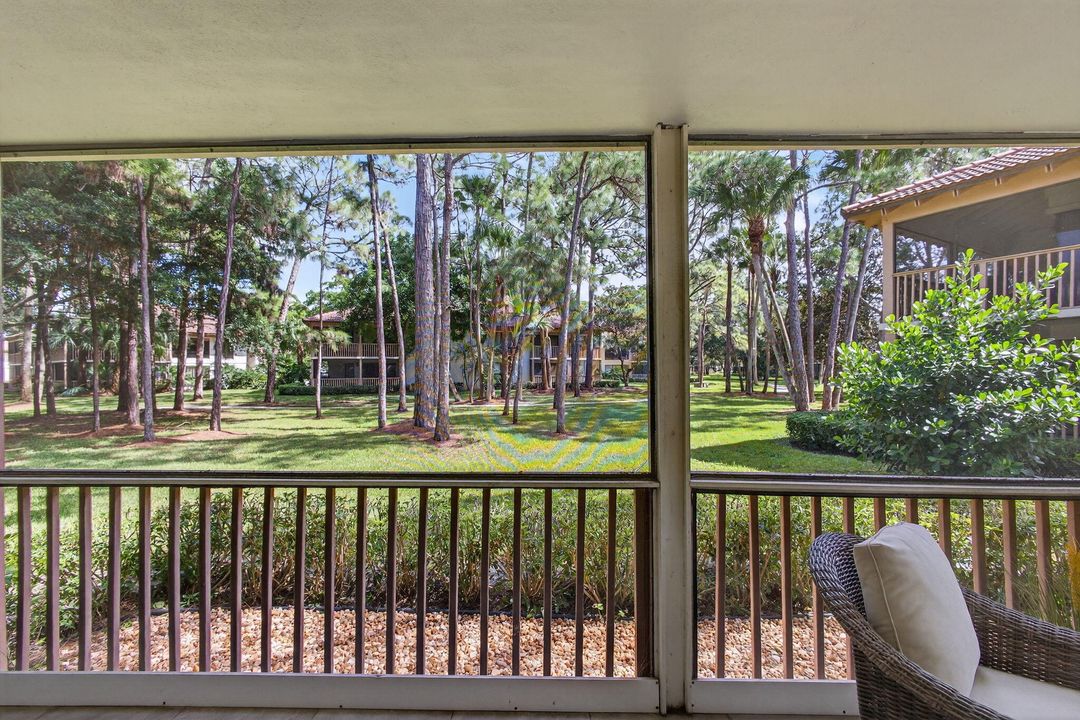 For Sale: $419,900 (2 beds, 2 baths, 1366 Square Feet)