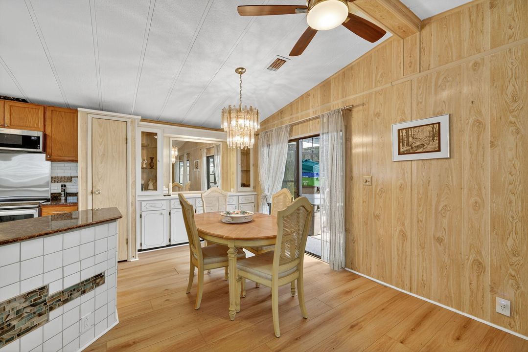 For Sale: $150,000 (2 beds, 2 baths, 1144 Square Feet)