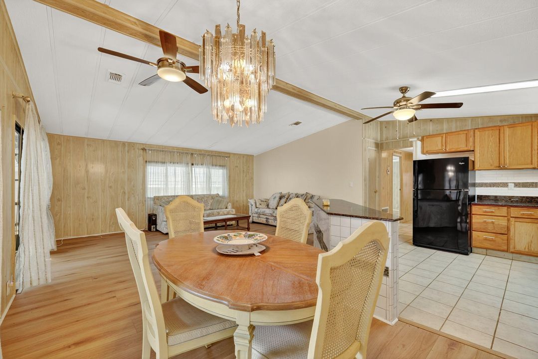 For Sale: $150,000 (2 beds, 2 baths, 1144 Square Feet)