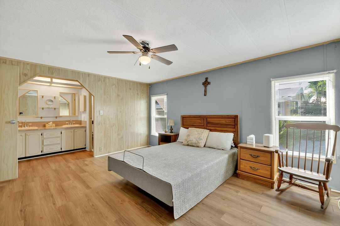 For Sale: $150,000 (2 beds, 2 baths, 1144 Square Feet)