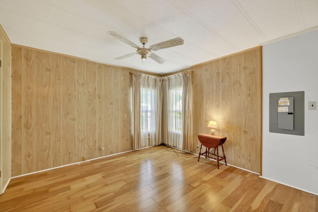 For Sale: $150,000 (2 beds, 2 baths, 1144 Square Feet)