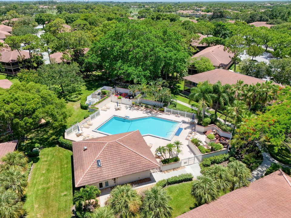 For Sale: $419,900 (2 beds, 2 baths, 1366 Square Feet)