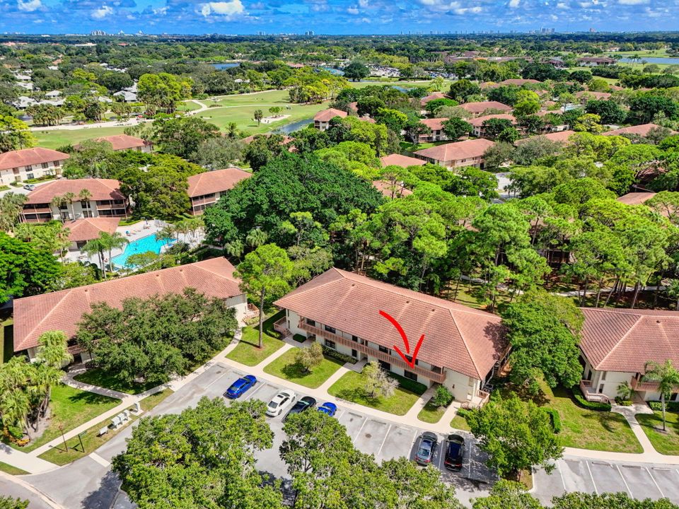 For Sale: $419,900 (2 beds, 2 baths, 1366 Square Feet)