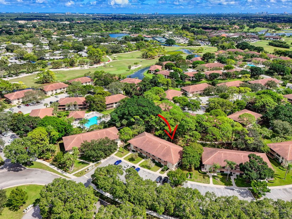 For Sale: $419,900 (2 beds, 2 baths, 1366 Square Feet)