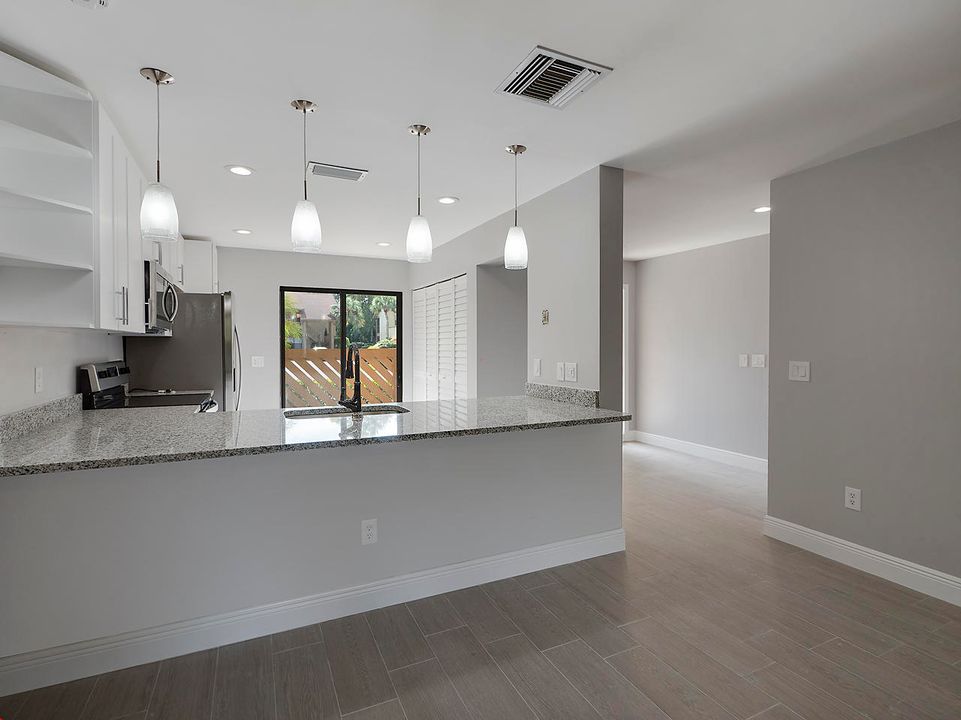 Active With Contract: $2,500 (3 beds, 2 baths, 1300 Square Feet)