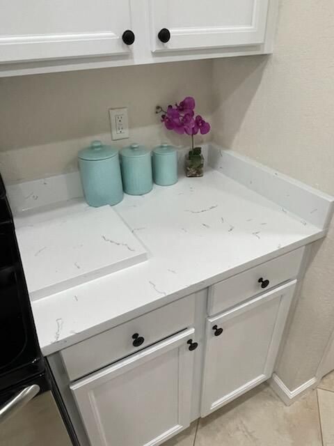 Под контрактом: $499,900 (3 спален, 2 ванн, 1774 Квадратных фут)