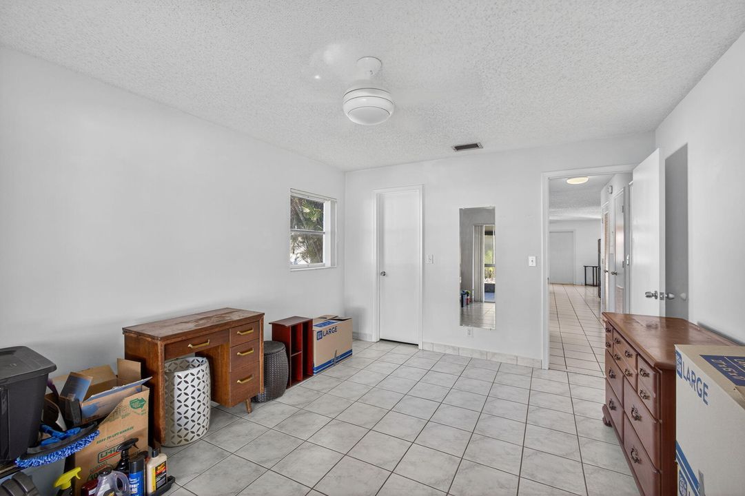 Active With Contract: $239,900 (2 beds, 2 baths, 1250 Square Feet)